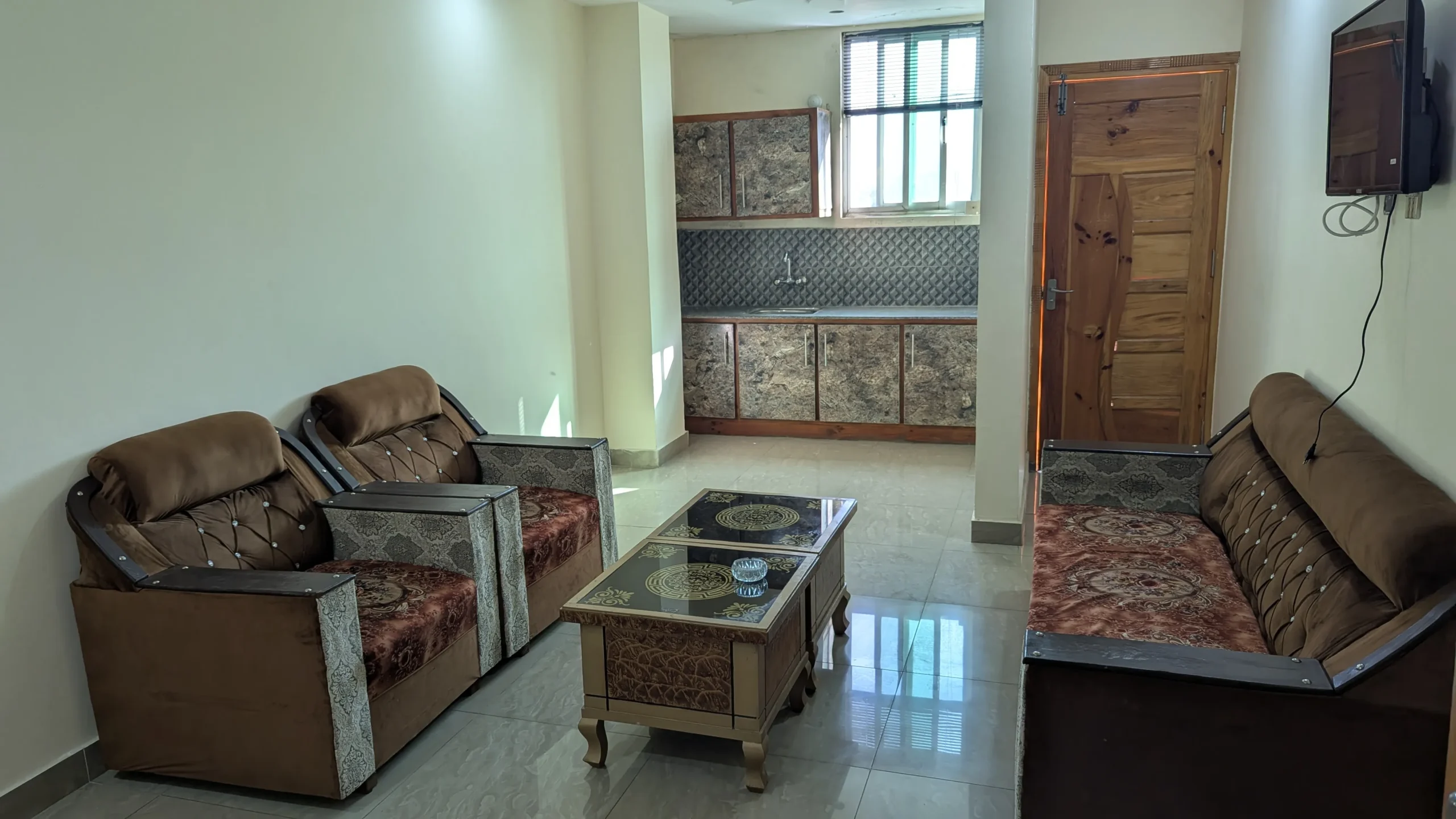 2 bed apartment fully furnished - Image 2